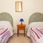 Ground Floor 2 Bed Apartment With Garden & Communal Pool