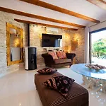 Villa El Salvador By Interhome