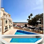 Apartamento De Lujo Con Piscina Y Vistas Al Mar En Torrevieja