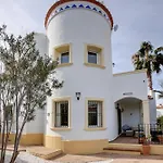 Detached Villa Eagle With 3 Bedrooms