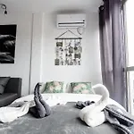 Great Panoramic View Studio Apartment
