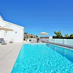 Adora - Modern Villa With Large Private Pool In Moraira