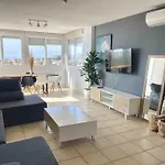Sea Views Apartment