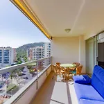 Amazing Apartments In The Modern Coruna Building, Near The Beach, Pool & Garage