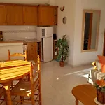 Sandy Bunker 2 Bed Apartment And Pool