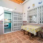 Quaint Vintage House Near The Beach In Villajoyosa