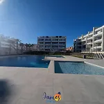 Modern Penthouse Apartment With Com Pool Eb14