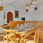 Los Molinos - By Aldertons