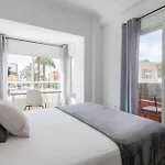 Lovely 3-Bedroom Apartment With Balcony
