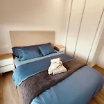 Claudia Luxury Apartment Near The Beach With A Pool, Gym, And Secure Gated Parking