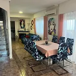 Azul Villa