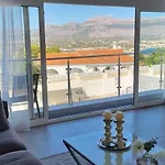 Magnificent View And Pool