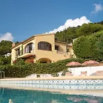 Authentic Groundfloor Apartment In Beautiful Villa, Javea