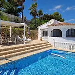 Neu Renovierte Villa Mit Privatem Pool Fusslaeufig Zum Meer