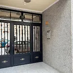 Nice And Central Apartment
