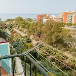 Casa Colgante Con Vistas Panoramicas Junto Al Mar.