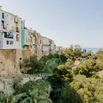 Casa Colgante Con Vistas Panoramicas Junto Al Mar.