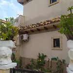 Se Alquila Un Chalet En Torrevieja