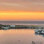Beste Sicht Auf Ifach, Hafen Und Strand