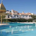 Apartamento Con Varias Piscinas, Jardines Y Garaje En Costa Hispania