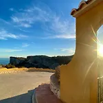Montacala Holidays House