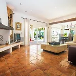 Villa Tuvalu By Abahana Villas