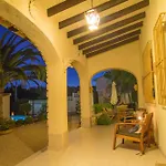 Villa Sol Y Sombra By Abahana Villas