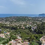 Villa Treveris By Abahana Villas