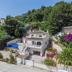 Villa Treveris By Abahana Villas