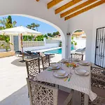 Villa Ancla Blanca By Abahana Villas