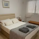 Luxurious 2 Bedroom Apartment Near Cabo Roig Strip