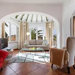 Villa Bella Costa By Abahana Villas