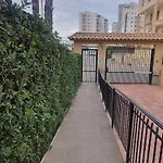 Modern Apartment Near The Beach