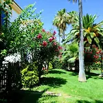Planta Baja Con Porche Y Piscina, Cerca Del Mar