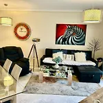 Apartamento De Lujo Con 2 Dormitorios En Benidorm
