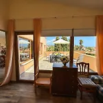 La Amistad Apartamento En Chalet Con Piscina Compartida