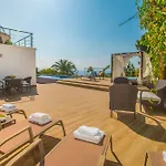 Villa La Casa Blanca By Abahana Villas