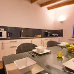 Villa Mackay By Abahana Villas