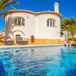 Villa Mackay By Abahana Villas