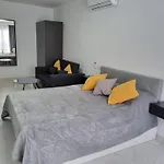 Seascape - Tranquil Studio Apartment