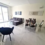 Modern Villa With Private Pool Near Golf Courses