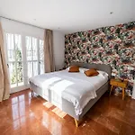Villa Julieta Y Romeo By Bookirentals