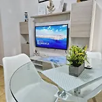 La Casa De Veronica - Serene Apartment With Shared Pool, Steps From The Beach