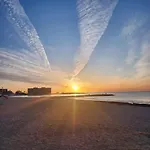 Modern Studio 5 Min To Beach & Dining