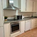 Adosado De Estilo Mediterraneo, Con Jardin Y Vistas