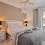 Apolo Beach Front - Sea View Luxury Apartment