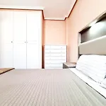 Apartamento Con Terraza, Piscina Y Playa A 400M