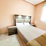 Apartamento Con Terraza, Piscina Y Playa A 400M