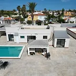 Pink Lagoon Villa