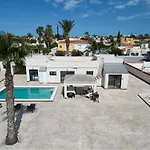 Pink Lagoon Villa